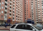 İcarəyə verilir 3 otaqlı 90 m2 yeni tikili Tibb Universiteti