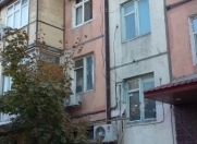 Satılır 2 otaqlı 42 m2 köhnə tikili 3 mkr