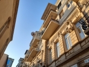 Satılır 5 otaqlı 125 m2 köhnə tikili Sahil m.