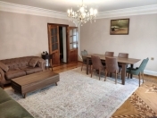 Satılır 4 otaqlı 115 m2 köhnə tikili İnşaatçılar m.