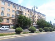 Satılır 3 otaqlı 165 m2 obyekt İnşaatçılar m.