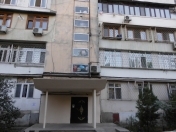 Satılır 5 otaqlı 200 m2 köhnə tikili Ayna Sultanova heykəli