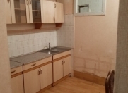 İcarəyə verilir 3 otaqlı 110 m2 köhnə tikili Hərbi Hospital