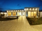 Satılır 4 otaqlı 170 m2 bağ evi Mərdəkan