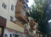 İcarəyə verilir 1 otaqlı 25 m2 köhnə tikili ABŞ səfirliyi