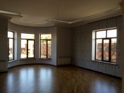 Satılır 7 otaqlı 300 m2 bağ evi Sevgi parkı