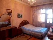 Satılır 4 otaqlı 110 m2 köhnə tikili 8 mkr