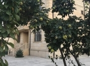 Satılır 9 otaqlı 400 m2 bağ evi Novxanı
