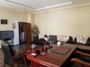 İcarəyə verilir 4 otaqlı 200 m2 ofis Nizami m.