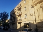 Satılır 4 otaqlı 100 m2 köhnə tikili İçəri Şəhər