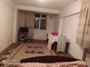 Satılır 2 otaqlı 95000 m2 köhnə tikili Gənclik m.