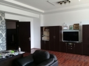 Satılır 5 otaqlı 218 m2 ofis Elmlər Akademiyası m.