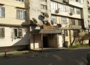 Satılır 2 otaqlı 65 m2 köhnə tikili İnşaatçılar m.