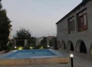 Satılır 7 otaqlı 350 m2 həyət evi Saray
