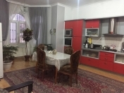 Satılır 7 otaqlı 660 m2 villa 8 mkr
