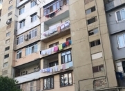 Satılır 3 otaqlı 72 m2 köhnə tikili Əhmədli m.