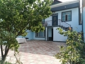 Satılır 5 otaqlı 240 m2 həyət evi Qaraçuxur