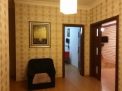 İcarəyə verilir 2 otaqlı 87 m2 yeni tikili Şah İsmayıl Xətai m.