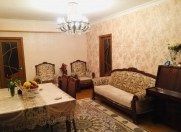Satılır 3 otaqlı 85 m2 köhnə tikili İnşaatçılar m.