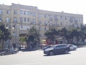 Satılır 2 otaqlı 65 m2 köhnə tikili Elmlər Akademiyası m.