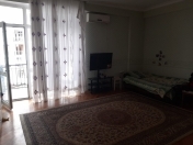 İcarəyə verilir 4 otaqlı 200 m2 yeni tikili Keşlə bazarı