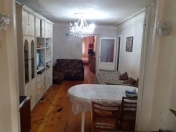 Satılır 2 otaqlı 60 m2 köhnə tikili Elmlər Akademiyası m.