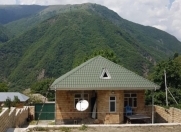 İcarəyə verilir 3 otaqlı 100 m2 həyət evi Qax