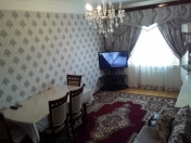 Satılır 3 otaqlı 75 m2 köhnə tikili Neapol dairəsi