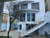 İcarəyə verilir 7 otaqlı 400 m2 ofis Elmlər Akademiyası m.