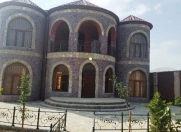 Satılır 7 otaqlı 360 m2 həyət evi Buzovna