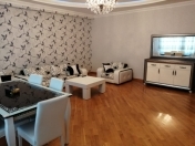 İcarəyə verilir 3 otaqlı 118 m2 yeni tikili 28 May m.