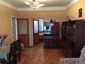 İcarəyə verilir 3 otaqlı 60 m2 köhnə tikili Nəriman Nərimanov parkı