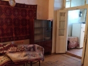 İcarəyə verilir 1 otaqlı 26 m2 köhnə tikili Sədərək ticarət mərkəzi