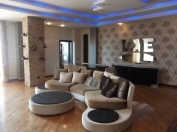 İcarəyə verilir 5 otaqlı 280 m2 yeni tikili Nəsimi r.