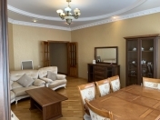 İcarəyə verilir 3 otaqlı 102 m2 yeni tikili Gənclik m.