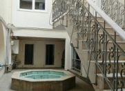 İcarəyə verilir 6 otaqlı 150 m2 ofis Nizami m.