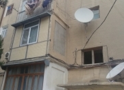 Satılır 4 otaqlı 75 m2 köhnə tikili Sahil