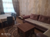 Satılır 3 otaqlı 86 m2 köhnə tikili Neapol dairəsi