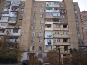 Satılır 3 otaqlı 85 m2 köhnə tikili İnşaatçılar m.
