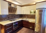 Satılır 4 otaqlı 100 m2 köhnə tikili Sevinc k/t