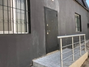 Satılır 3 otaqlı 218 m2 ofis Elmlər Akademiyası m.