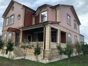 İcarəyə verilir 7 otaqlı 450 m2 villa Quba