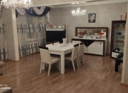 Satılır 5 otaqlı 100 m2 köhnə tikili Yeni Yasamal