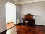 Satılır 2 otaqlı 54 m2 köhnə tikili Binə ticarət mərkəzi