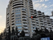 Satılır 4 otaqlı 160 m2 yeni tikili Azadlıq prospekti m.