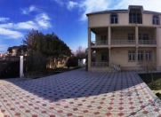 Satılır 8 otaqlı 700 m2 bağ evi Novxanı