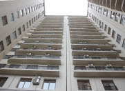 İcarəyə verilir 3 otaqlı 190 m2 yeni tikili 28 May m.