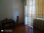 Satılır 2 otaqlı 61 m2 köhnə tikili Azadlıq prospekti m.