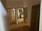 İcarəyə verilir 4 otaqlı 100 m2 köhnə tikili Hərbi Hospital