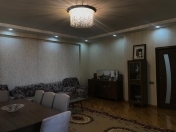 İcarəyə verilir 3 otaqlı 137 m2 yeni tikili Şah İsmayıl Xətai m.